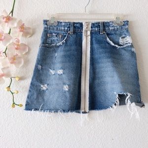 FINAL SALE  Zara Front Zipper Denim Skirt Xsmall